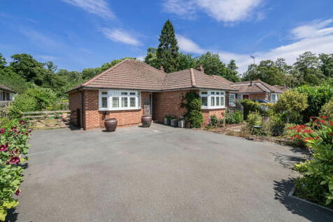 3 bedroom detached bungalow for sale