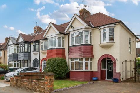 Barnet,  Barnet,  EN5 3 bed end of terrace house for sale