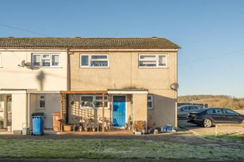 4 bedroom end of terrace house for sale