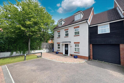 6 bedroom link detached house for sale