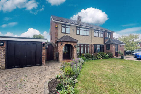 3 bedroom semi-detached house for sale
