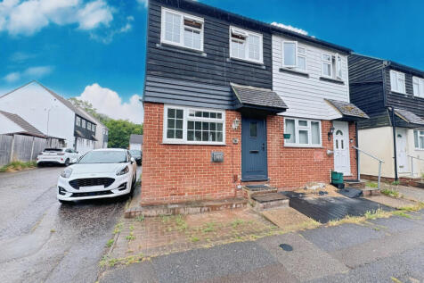 2 bedroom end of terrace house for sale