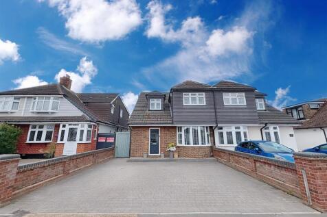 4 bedroom semi-detached house for sale