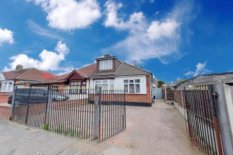 4 bedroom semi-detached bungalow for sale