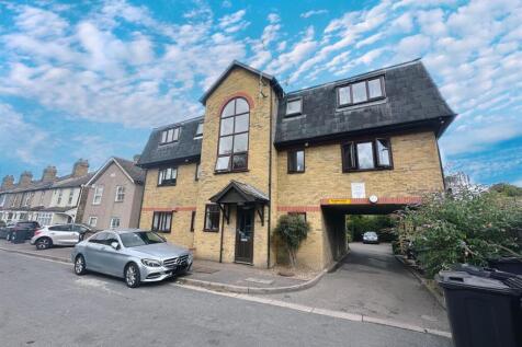 1 bedroom flat for sale