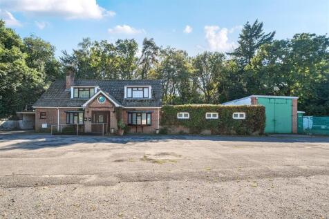 6 bedroom detached house for sale