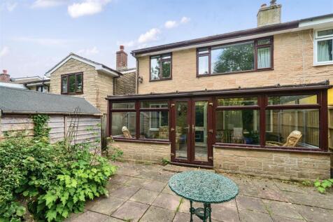 3 bedroom semi-detached bungalow for sale