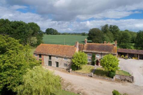 6 bedroom farm house for sale