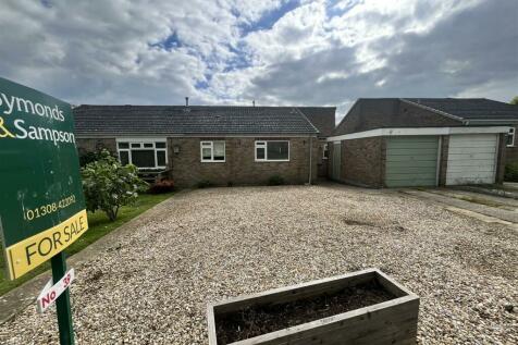 3 bedroom semi-detached bungalow for sale