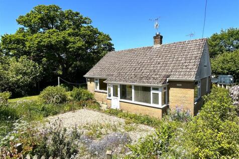 4 bedroom detached bungalow for sale