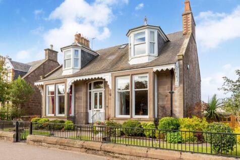 4 bedroom detached villa for sale