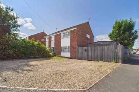 Fieldcourt Gardens, Quedgeley... 3 bed semi