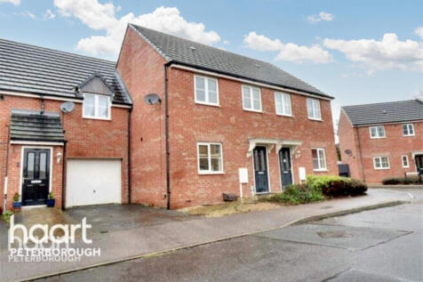Tilman Drive, Hempsted 3 bed terraced house for sale