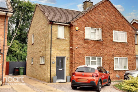 3 bedroom semi-detached house for sale