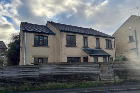 Smithy Carr Lane, Brighouse... 4 bed semi