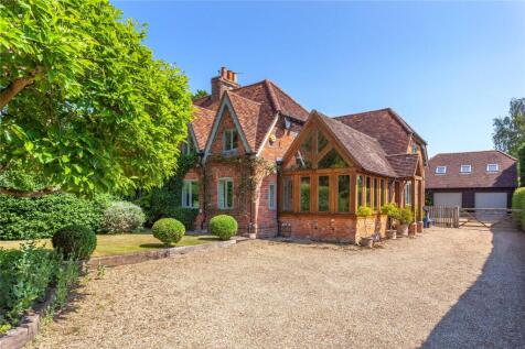 4 bedroom semi-detached house for sale