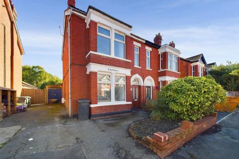 Central Road, Gloucester... 3 bed semi