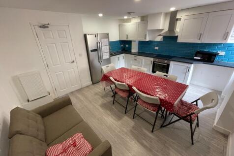 6 bedroom terraced house for sale