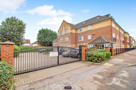 50, Cockfosters Road, Enfield, ., EN4... 1 bed retirement property for sale