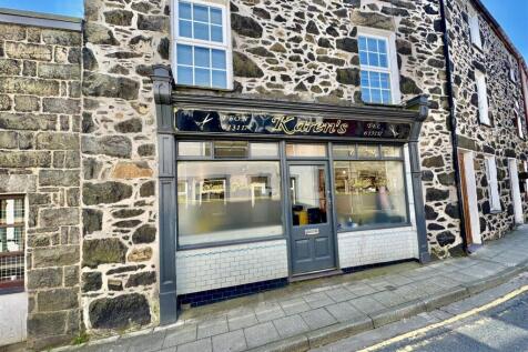 Siop Gwallt Karen, 4 Upper Ala Road... Terraced house for sale