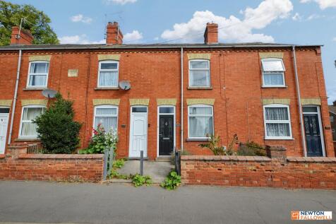 West Street, Bourne, PE10 2 bed terraced house for sale