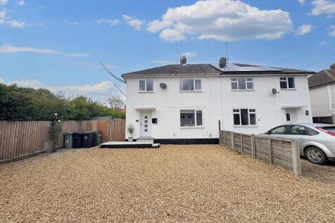 Dovecote Estate, Rippingale, Bourne... 3 bed semi