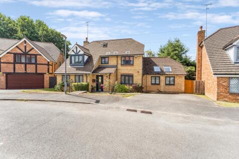 6 bedroom detached house for sale