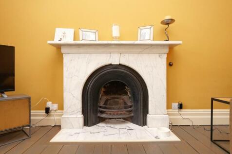 5 bedroom semi-detached house for sale