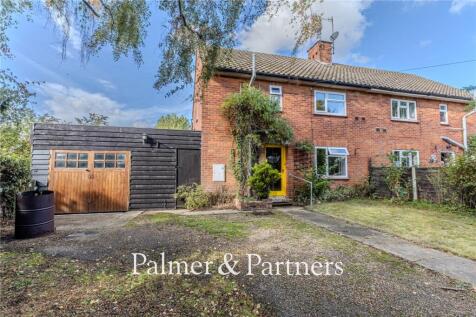 Doughty Wylie Crescent, Theberton... 3 bed semi