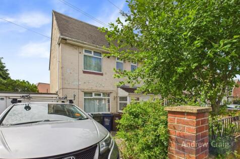 Southmead Avenue, Blakelaw 3 bed end of terrace house for sale