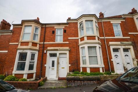 Wingrove Gardens, Fenham 4 bed flat for sale