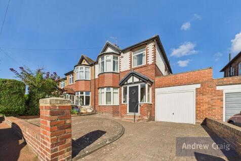 3 bedroom semi-detached house for sale