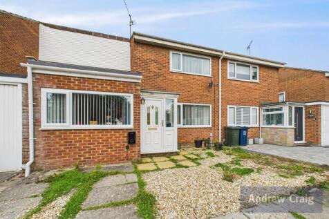 Salters Close, Gosforth 3 bed terraced house for sale