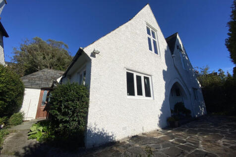 Ffriddoedd Road, Bangor, Gwynedd, LL57 4 bed detached house for sale