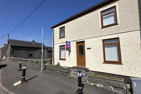 Bontnewydd, Bontnewydd nr Caernarfon... 4 bed detached house for sale