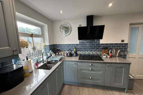 Bush Road, Y Felinheli, Gwynedd, LL56 2 bed semi