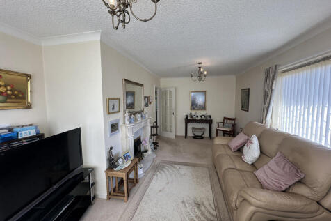 Gorwel, Llanfairfechan, Conwy, LL33 2 bed detached house for sale