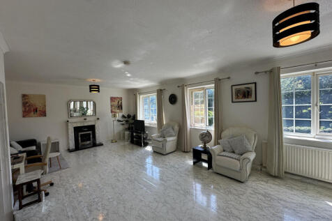 Glantraeth, Bangor, LL57 3 bed apartment for sale
