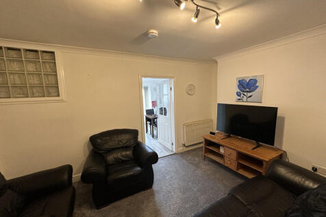 Caernarfon Road, Bangor, Gwynedd, LL57 3 bed terraced house for sale