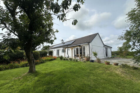 4 bedroom detached bungalow for sale