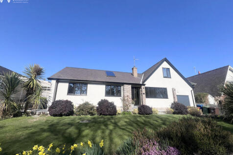 Lon Y Ffrwd, Bangor, Gwynedd, LL57 5 bed detached house for sale