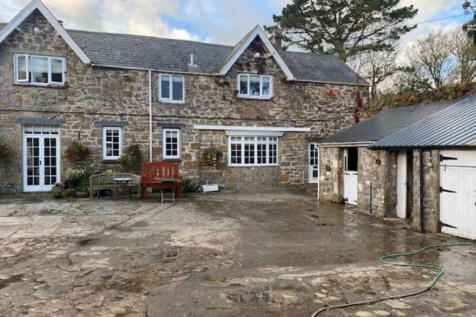 Brynsiencyn, Llanfairpwllgwyngyll... 4 bed detached house for sale