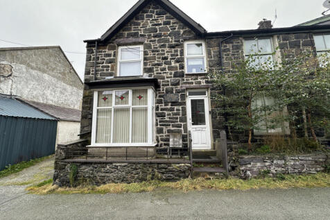 Well Street, Llanberis, Gwynedd, LL55 3 bed end of terrace house for sale