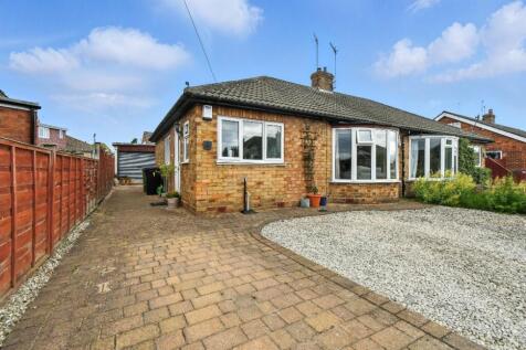 2 bedroom semi-detached bungalow for sale