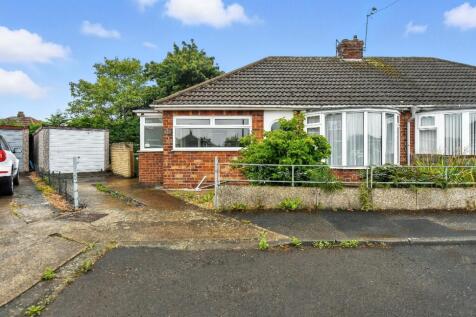 2 bedroom semi-detached bungalow for sale