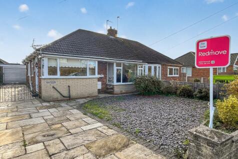 3 bedroom semi-detached bungalow for sale