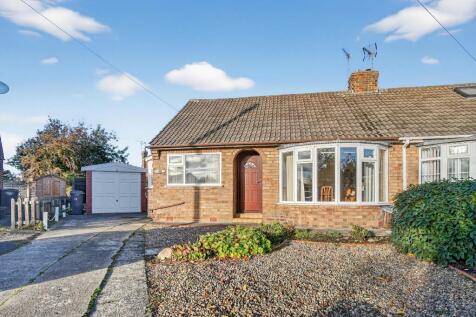 2 bedroom semi-detached house for sale
