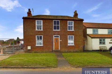 Main Street, Beeford, Driffield 4 bed link detached house for sale