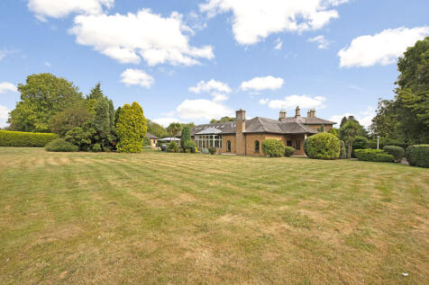 Infields Road, Huntingdon PE28 4 bed detached house for sale