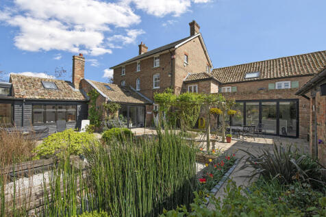 Mill Road, Huntingdon PE28 7 bed detached house for sale